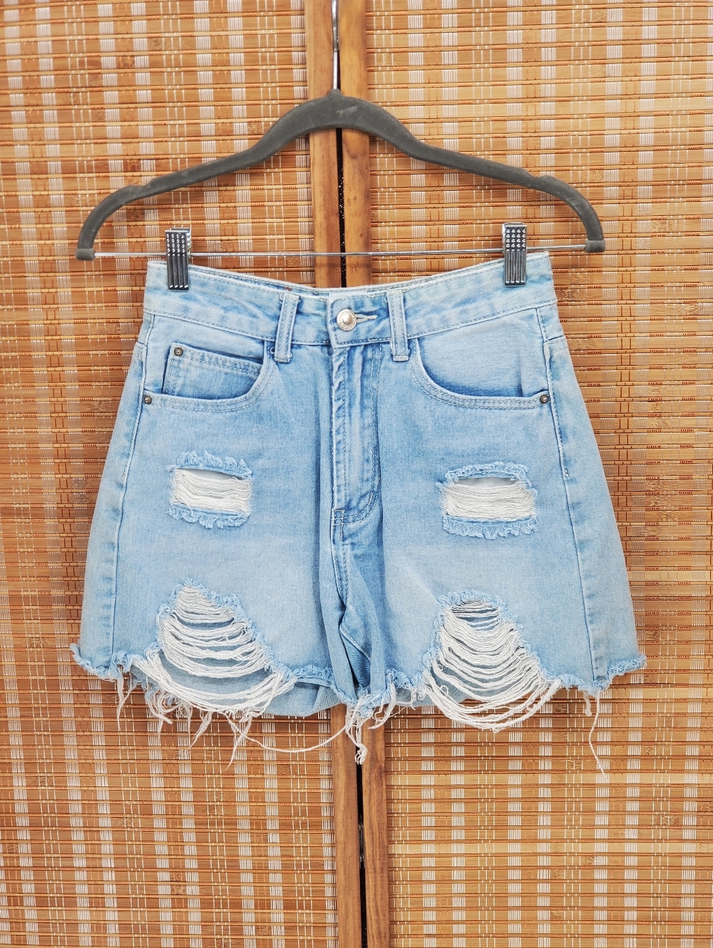 ♤ Princess Polly High-Rise Distressed Denim Shorts Size 2 US/6 UK